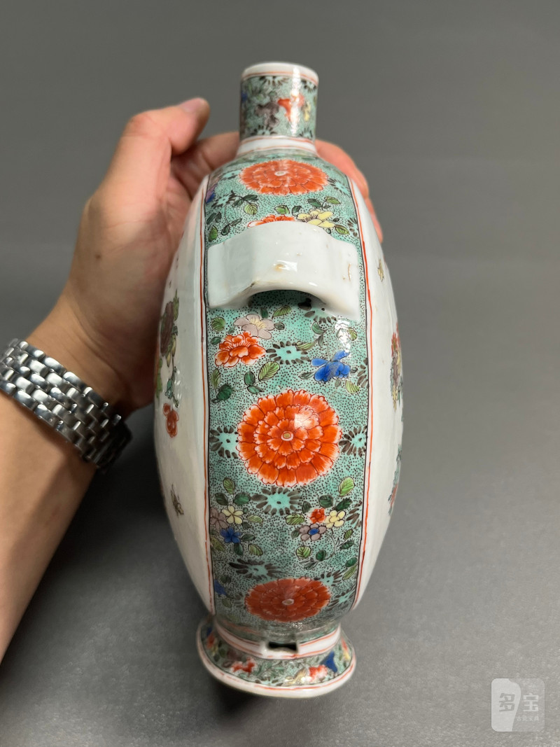 清康熙  五彩“花篮纹”双耳穿带抱月瓶 - 图10